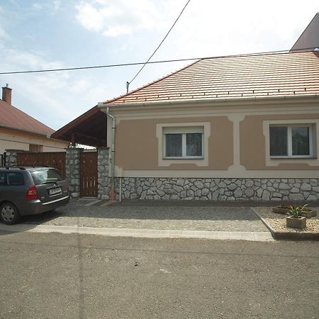 Holiday Home Podium Eger Buitenkant foto