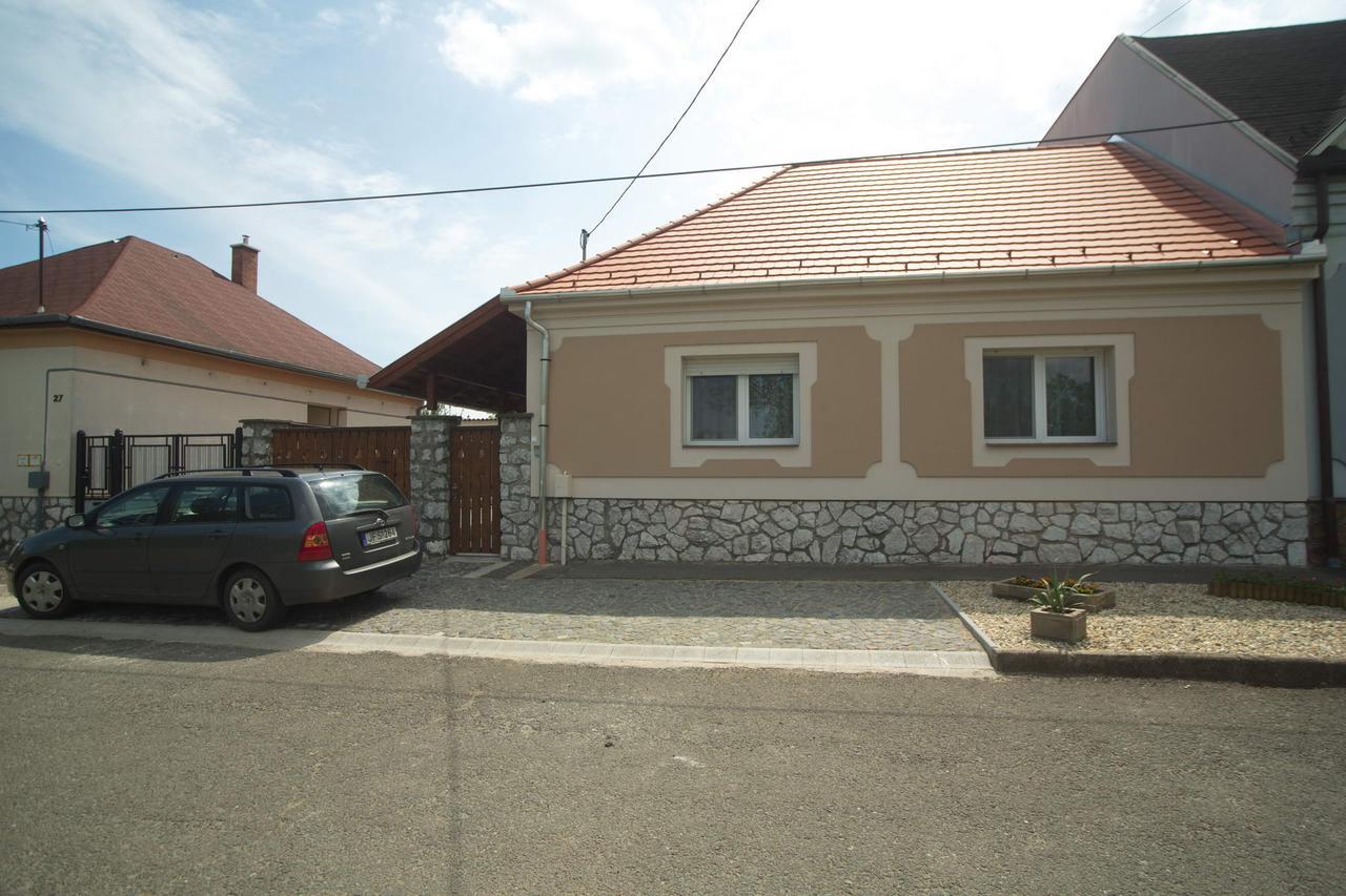 Holiday Home Podium Eger Buitenkant foto