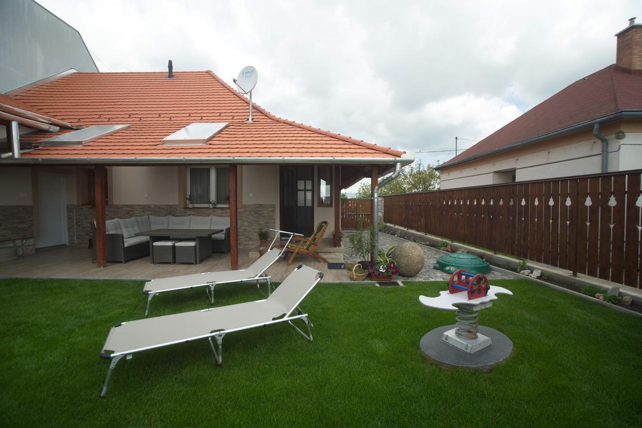 Holiday Home Podium Eger Buitenkant foto